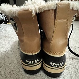 Sorel women’s snow boots